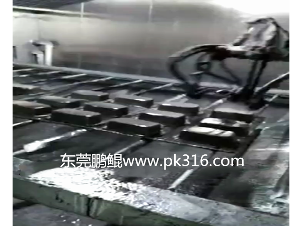 蛋糕盤(pán)自動(dòng)噴涂機(jī)