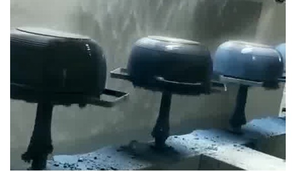 鍋具類搪瓷四工位六軸噴釉設備