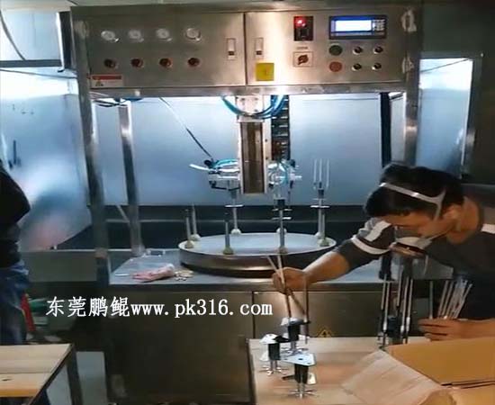 餐具刀具廚具自動噴油設(shè)備1