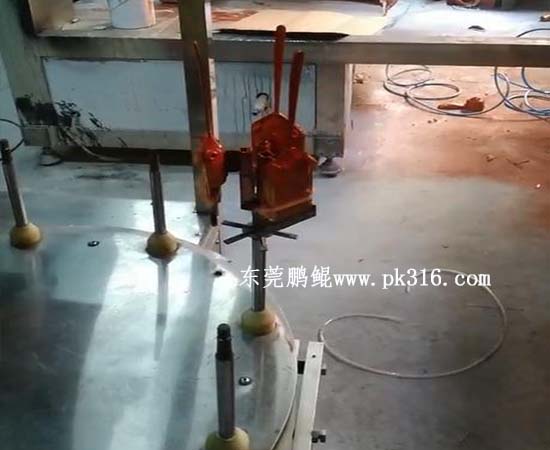 餐具刀具廚具自動噴油設(shè)備3