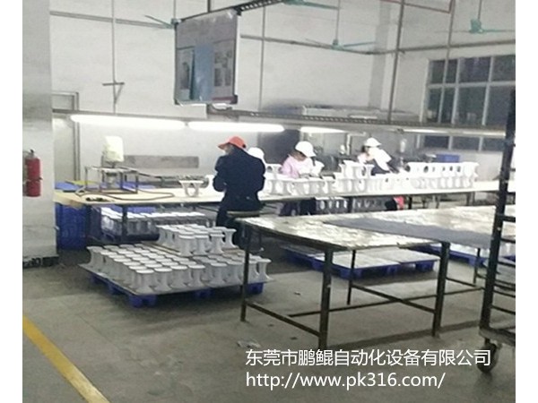 廣東莞樹脂工藝品噴漆機(jī)定制生產(chǎn)穩(wěn)久實(shí)用！