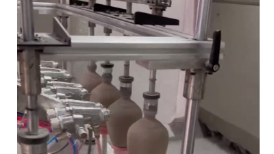 酒瓶四軸四分位轉盤智能噴釉機