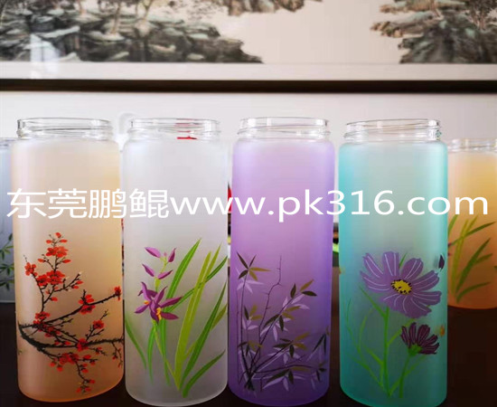 硅膠玻璃杯噴涂機(jī)1