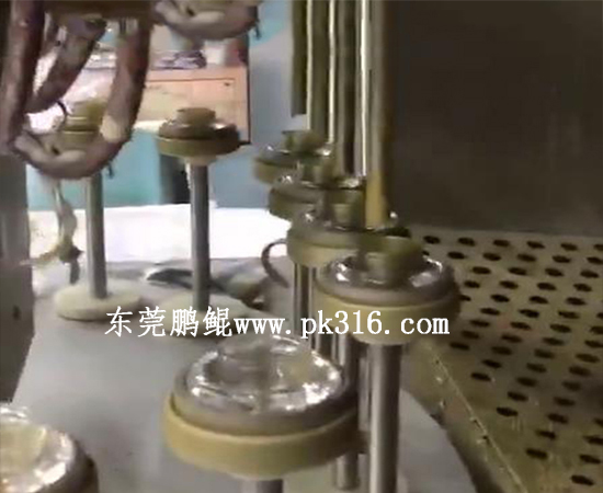 化妝瓶全自動內噴漆機1