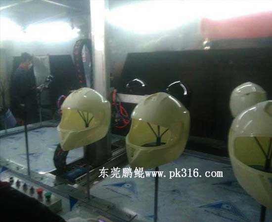 頭盔全盔半盔自動(dòng)噴漆機(jī)1