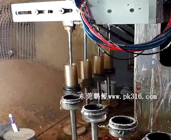 玻璃瓶?jī)?nèi)噴漆機(jī)