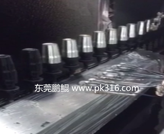 自動噴漆流水線設(shè)備 (2)