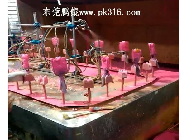 東莞塑膠玩具噴油機(jī)和手工噴漆的對比