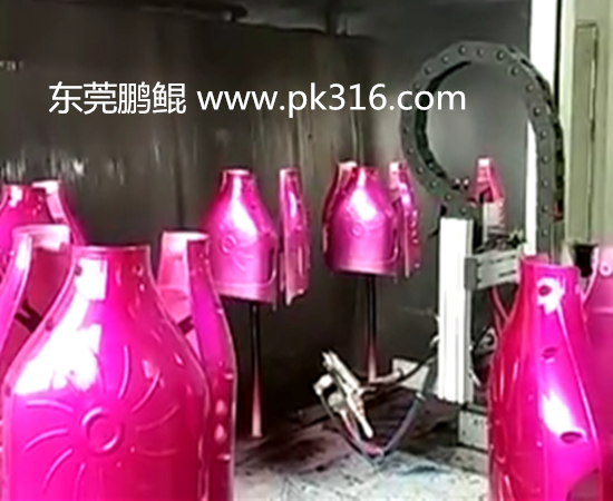 溜溜車自動(dòng)噴漆設(shè)備.