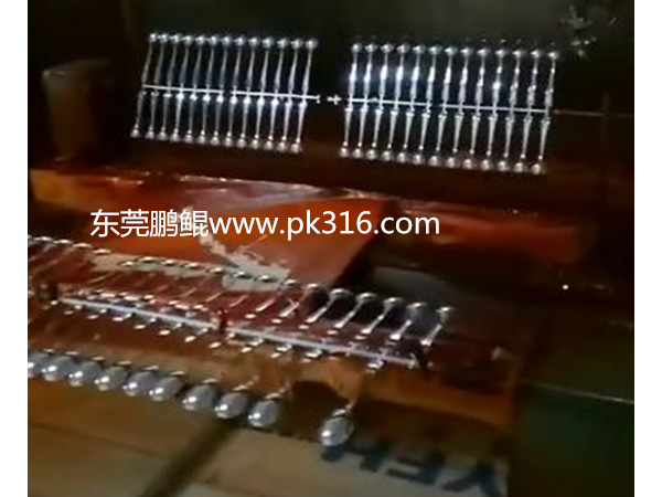 不銹鋼勺子自動噴油機的價格是多少？