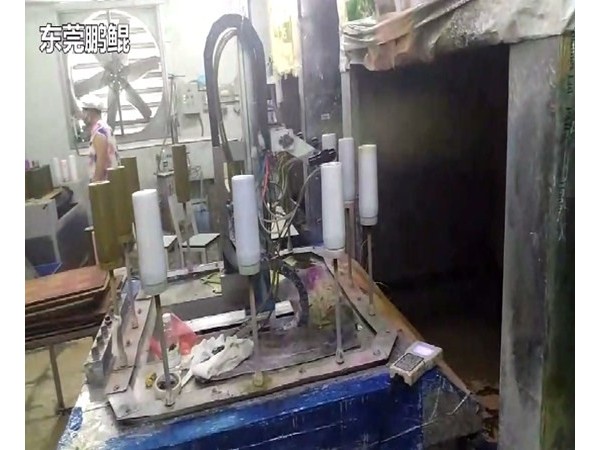 噴漆機(jī),保溫杯自動(dòng)噴漆機(jī)在操作之前的注意事項(xiàng)？---鵬鯤,鵬勝