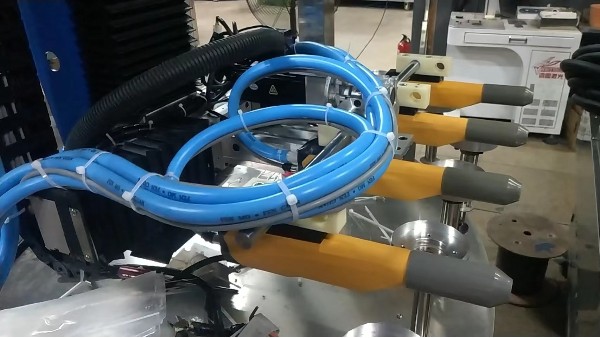 ?五金靜電噴粉噴漆設(shè)備