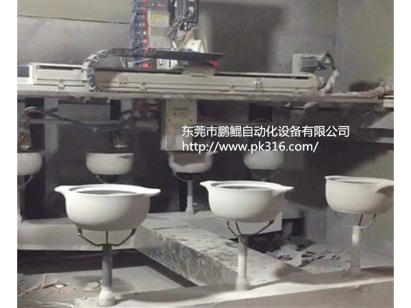 砂鍋?zhàn)詣?dòng)噴漆機(jī)