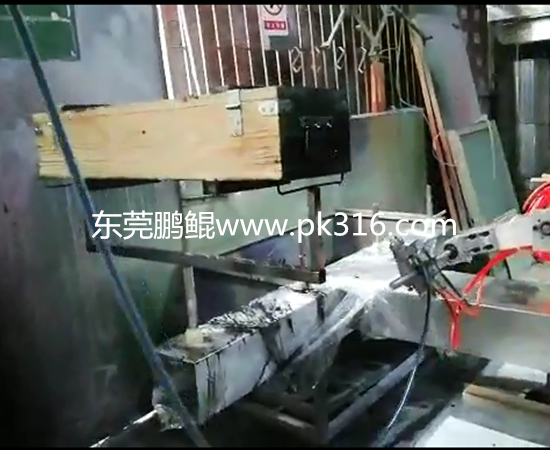 木箱自動噴漆機(jī) (2)