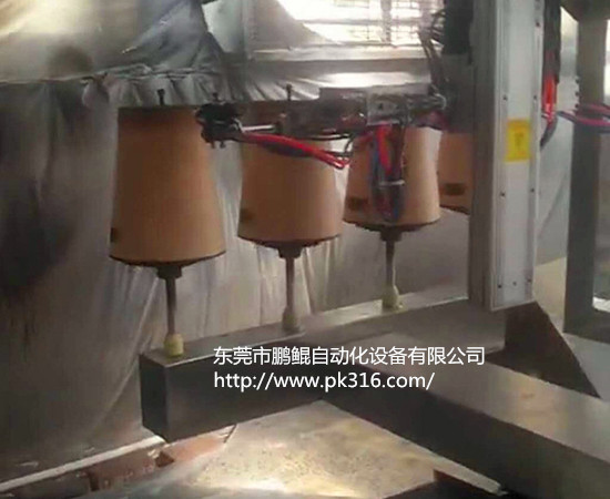 塑料垃圾桶自動噴漆機 .