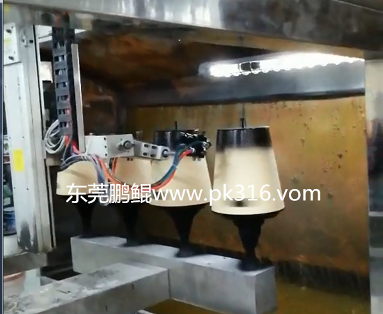 垃圾桶自動(dòng)噴涂機(jī)器 (2)