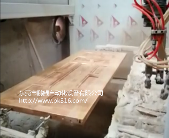 木門(mén)自動(dòng)噴漆設(shè)備 (2)